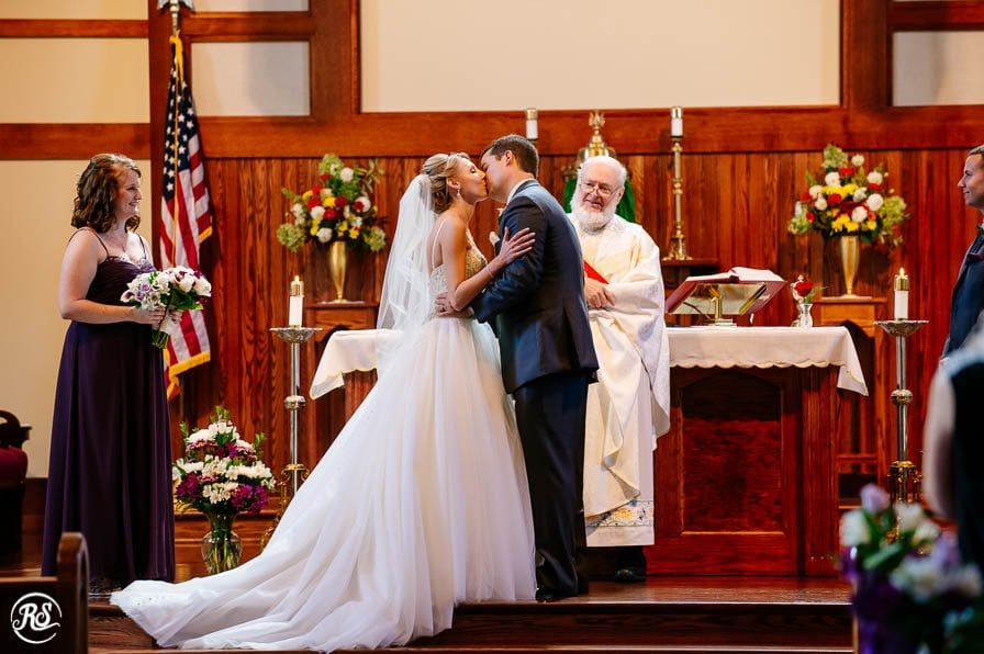 First kiss as husband and wife