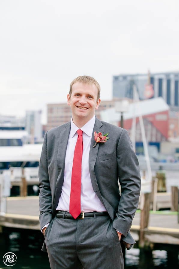 Groom at the Baltimore Harbor
