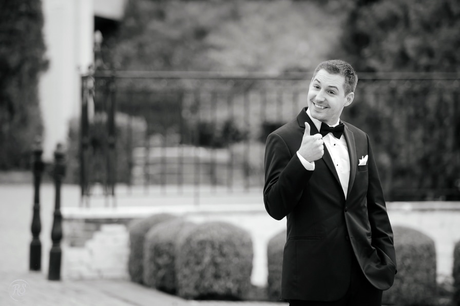 groom giving thumbs up 