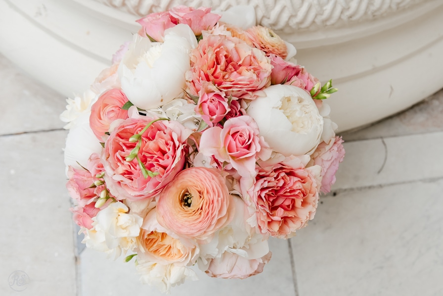 pink and white bouquet 