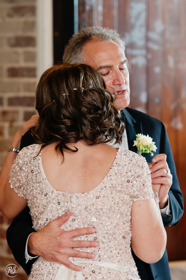 must have wedding day moments- parents dancing 