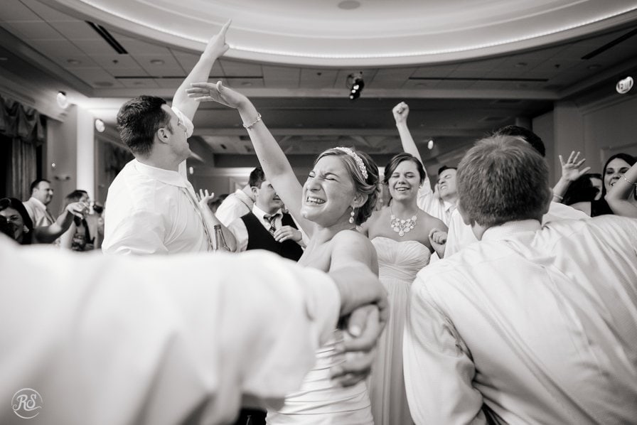 Wedding journalism dancing photos