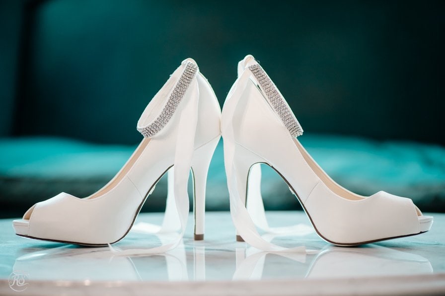 Bride's shoes with rhinestones