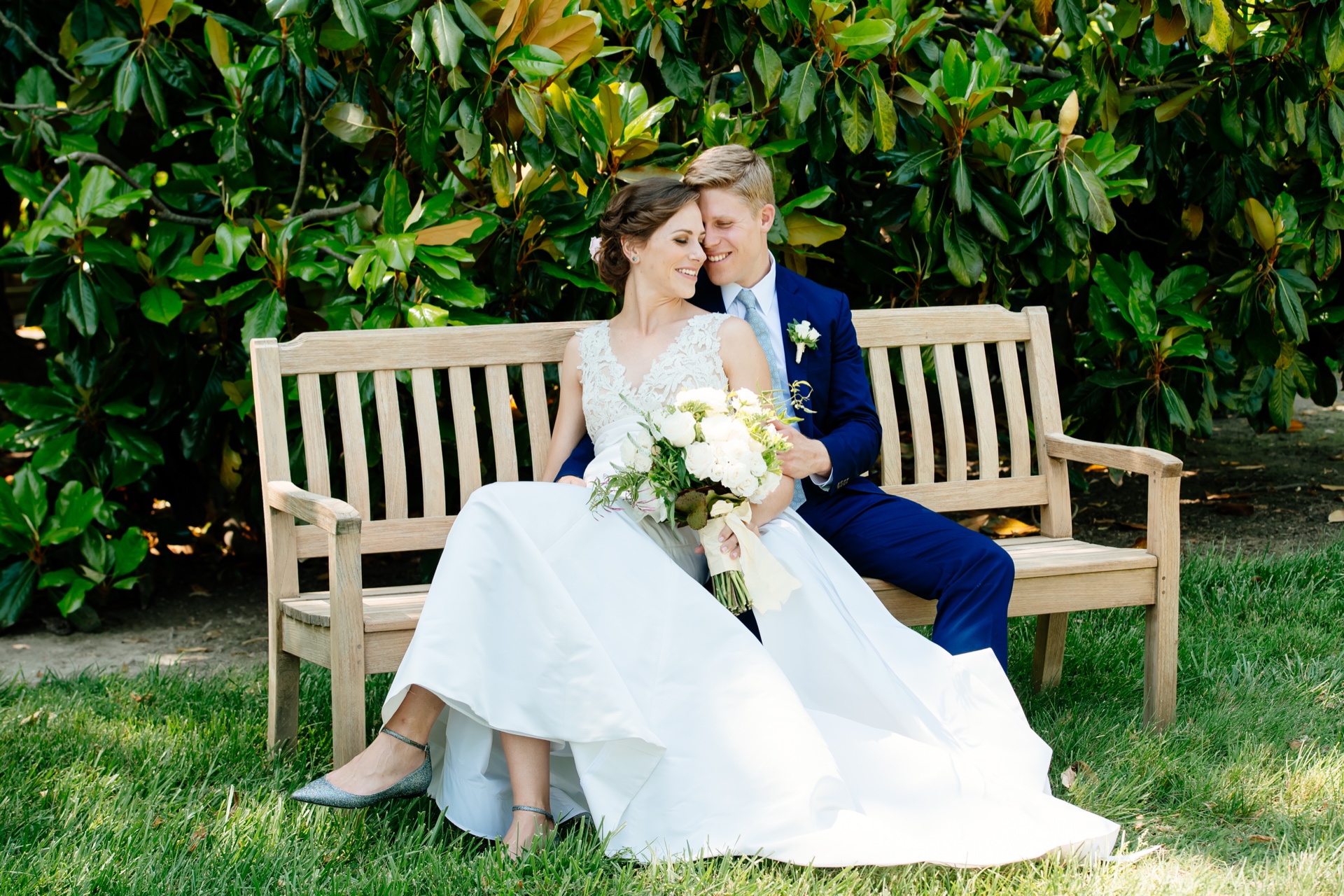 elegant natural wedding day posing